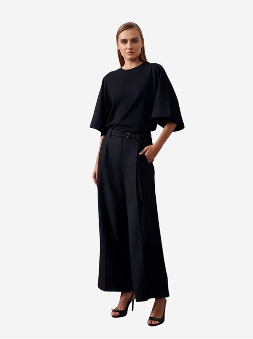 Wijde crêpe broek met ceintuur dilvin - Kiabi Wijde crêpe broek met ceintuur dilvin - Kiabi