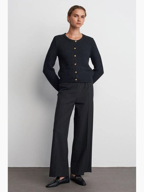 Wijde crêpe broek met trekkoord in de taille dilvin - Kiabi Wijde crêpe broek met trekkoord in de taille dilvin - Kiabi