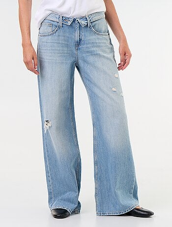 Wijde jeans met fantasierijke riem