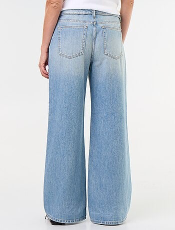 Wijde jeans met fantasierijke riem