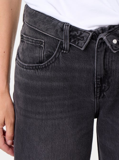 Wijde jeans met fantasierijke riem - Kiabi