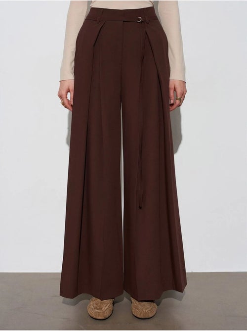 Wijde pantalon met plooien en ceintuur dilvin - Kiabi Wijde pantalon met plooien en ceintuur dilvin - Kiabi