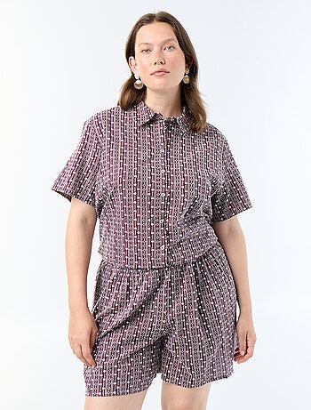Wijde short met geborduurde prints
