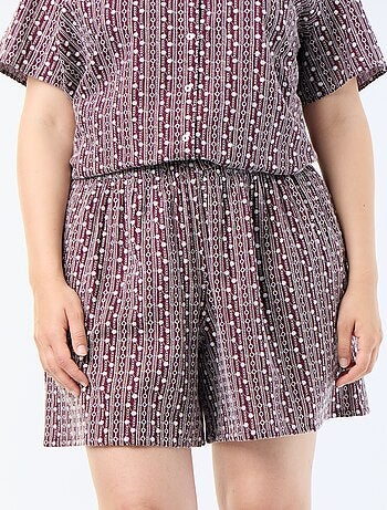 Wijde short met geborduurde prints