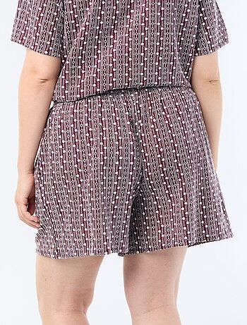 Wijde short met geborduurde prints