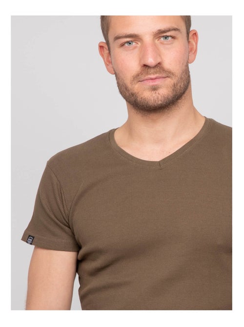 William geribbeld katoenen t-shirt met v-hals - Kiabi William geribbeld katoenen t-shirt met v-hals - Kiabi