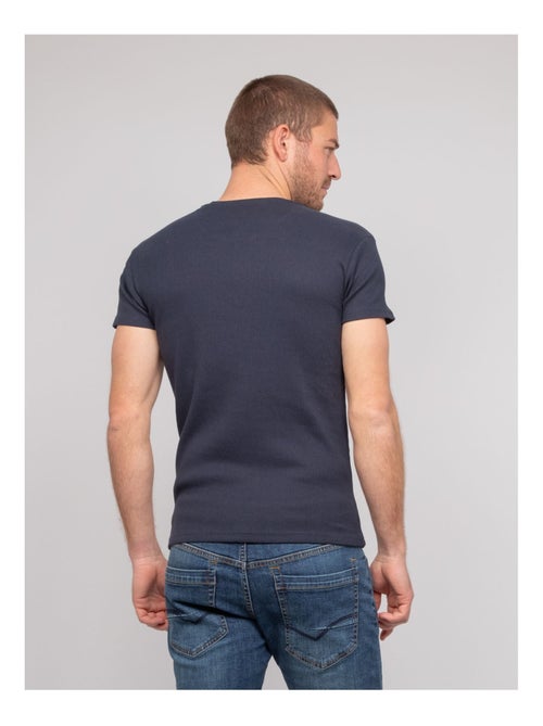 William geribbeld katoenen t-shirt met v-hals - Kiabi William geribbeld katoenen t-shirt met v-hals - Kiabi