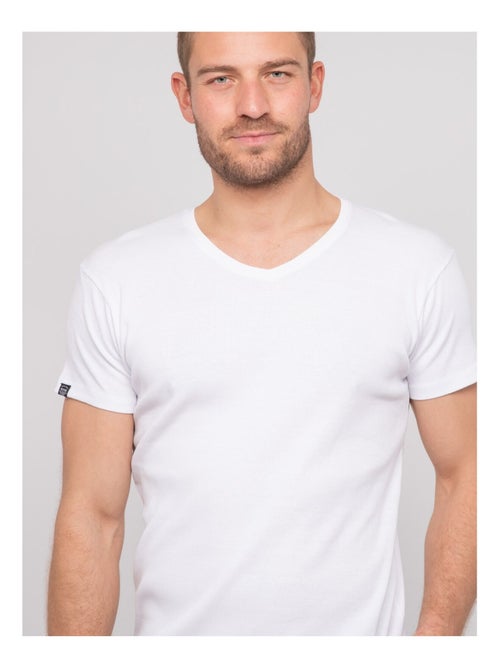 William geribbeld katoenen t-shirt met v-hals - Kiabi William geribbeld katoenen t-shirt met v-hals - Kiabi