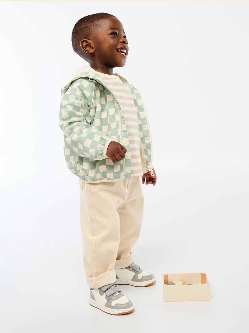 Windjas met capuchon en all-over print Groen - Kiabi