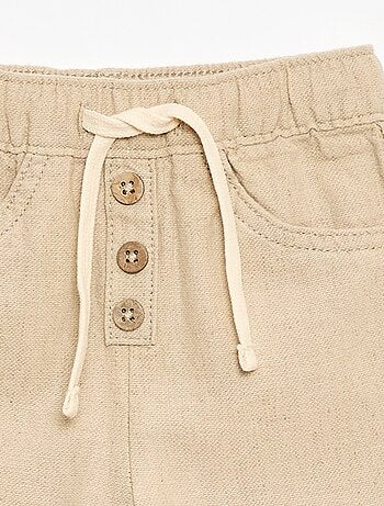 Witte broek met fijne streepjes
