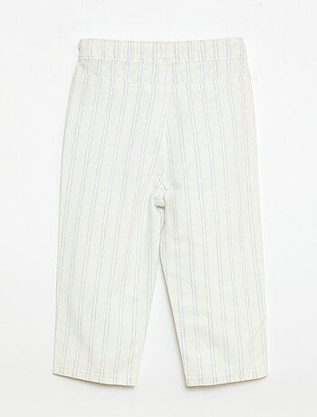 Witte broek met fijne streepjes