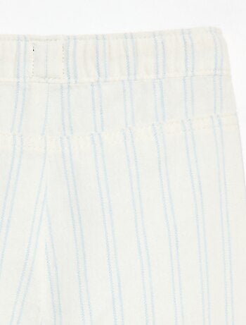 Witte broek met fijne streepjes