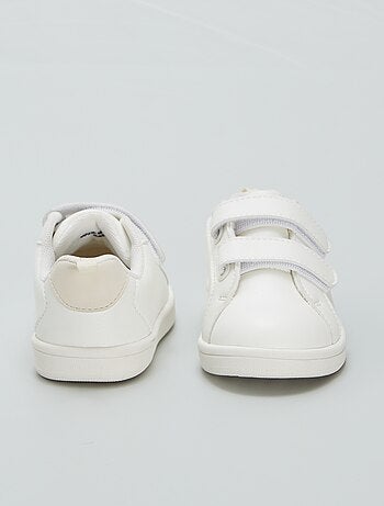 Witte lage sneakers