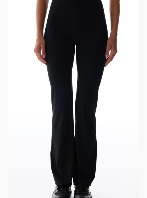 Wonder broek met hoge ondersteuning en vormende flare penti - Kiabi Wonder broek met hoge ondersteuning en vormende flare penti - Kiabi