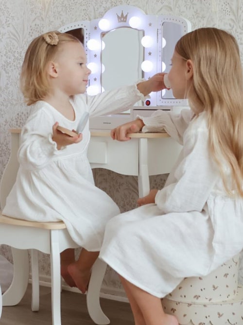 Xxl houten kaptafel voor kinderen met krukje, led-verlichting en accessoires - Kiabi Xxl houten kaptafel voor kinderen met krukje, led-verlichting en accessoires - Kiabi