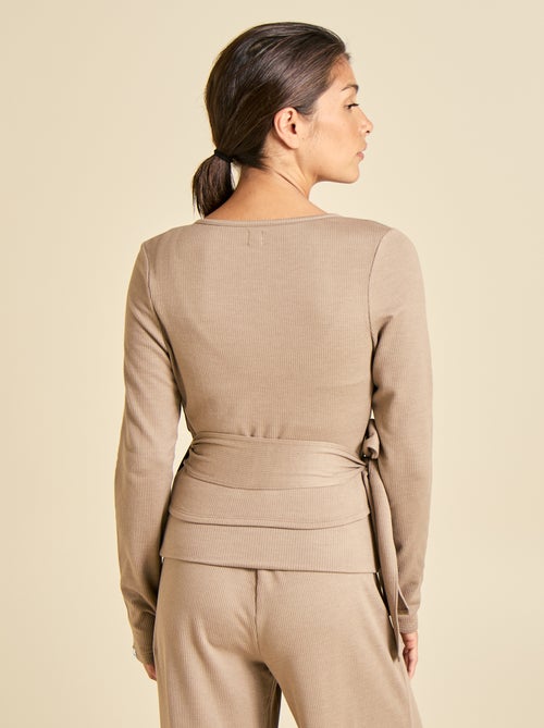 Yogashirt met lange mouwen en overslagmodel (ekstract) - Kiabi Yogashirt met lange mouwen en overslagmodel (ekstract) - Kiabi
