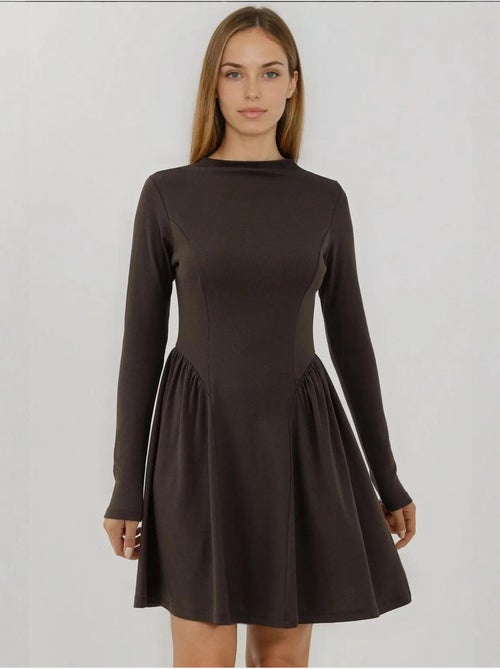 Zachte mini-jurk met textuur en boothals hiccup - Kiabi Zachte mini-jurk met textuur en boothals hiccup - Kiabi
