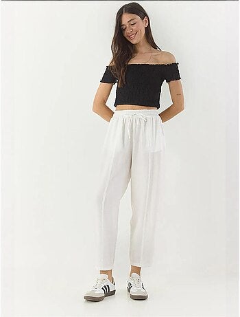 Zomerbroek met wortelmotief en riem en zakdetails lucci