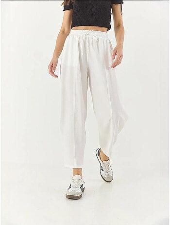 Zomerbroek met wortelmotief en riem en zakdetails lucci