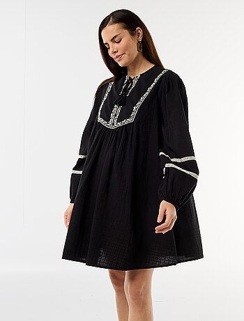 Zwangerschapspofjurk met borduurwerk