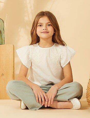 Bloesje met korte mouwen met borduursels