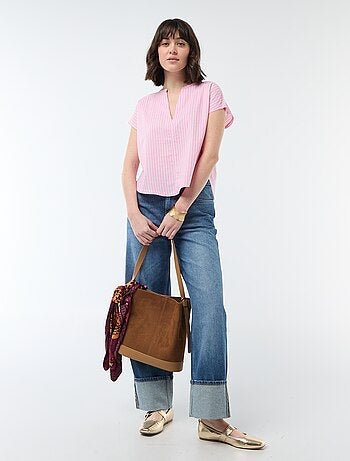 Blouse met korte mouwen en V-hals