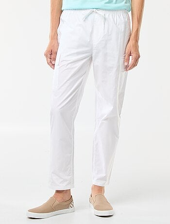 Broek met veel zakken en elastische tailleband met strikkoordje