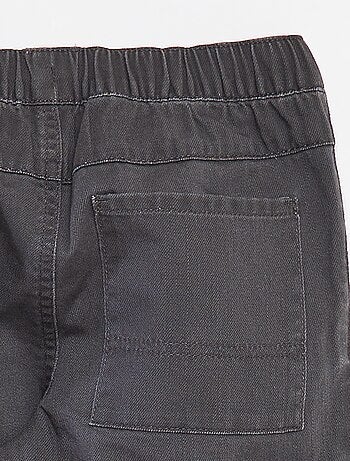 Broek met zakken en verstelbare taille