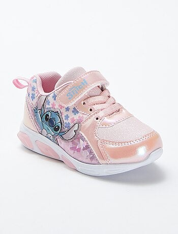 Disney-sneakers met Stitch-print en lichtgevende zolen