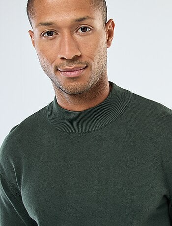 Dunne, gebreide trui met opstaande kraag