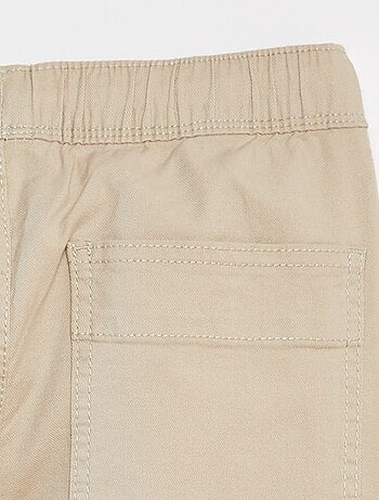 Effen broek met zakken