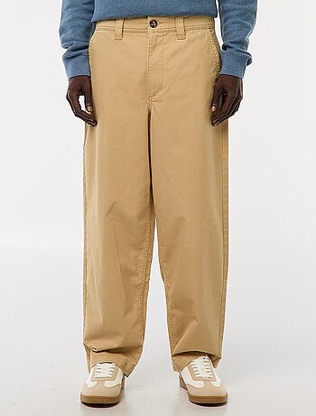 Effen broek van keperstof met wijde pijpen