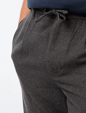 Effen chino met wijde pijpen