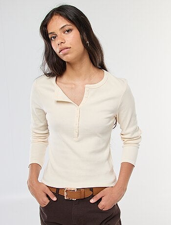 Effen T-shirt van ribstof met henleykraag