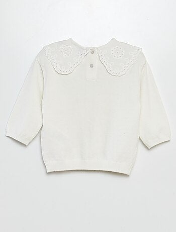 Gebreide trui met geborduurde kraag