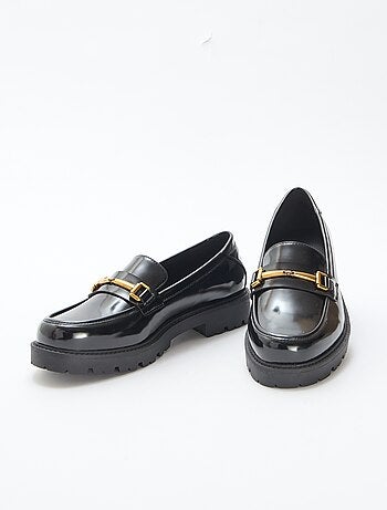 Gelakte loafers met goudkleurig bandje