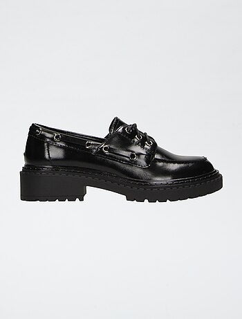 Gelakte loafers met profielzool