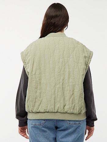 Gewatteerd, katoenen jasje met sierstiksel in verticale golflijnen