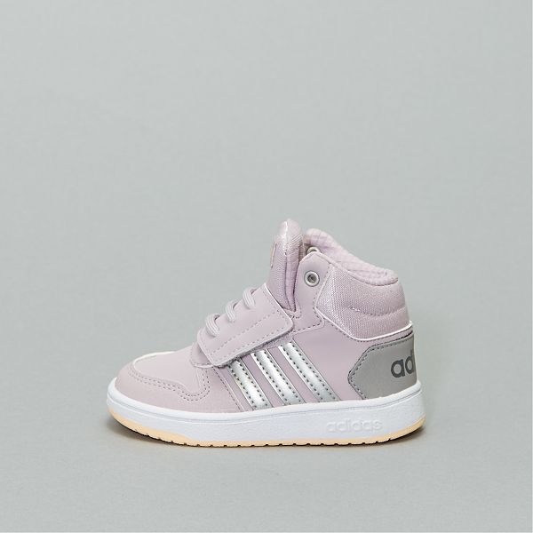 gekleurde adidas sneakers