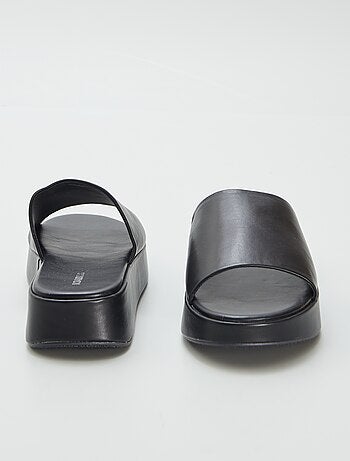 Instappers van imitatieleer met sleehak