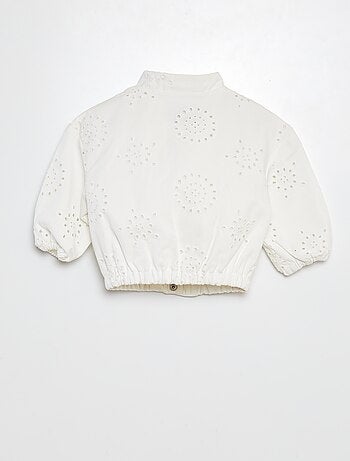 Jasje met broderie anglaise