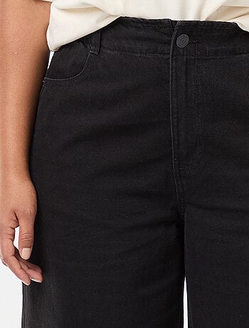 Jeans met wijde pijpen en raw-cut afwerking