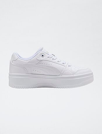 Lage, effen Puma-sneakers