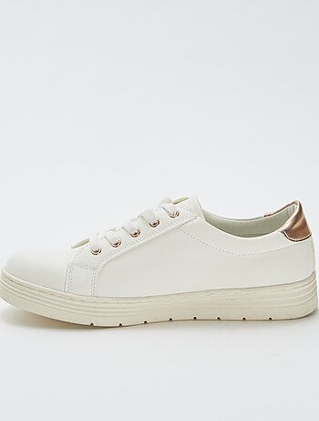 Lage sneakers met bloemen- en vlinderprint