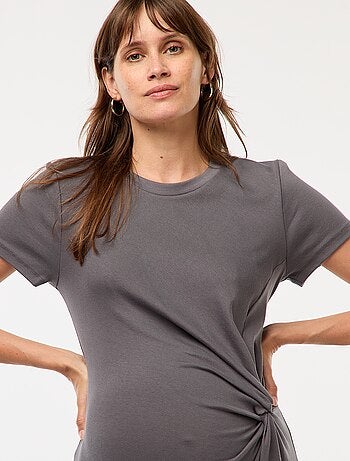 Lange aansluitende zwangerschapsjurk