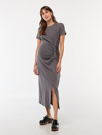 Lange aansluitende zwangerschapsjurk