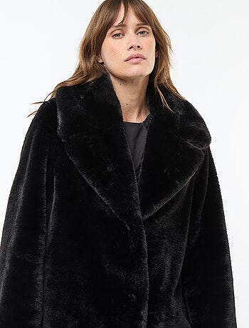 Lange jas van imitatiebont