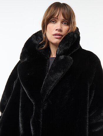 Lange jas van imitatiebont