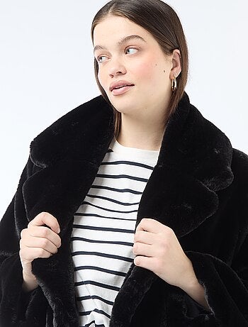 Lange jas van imitatiebont