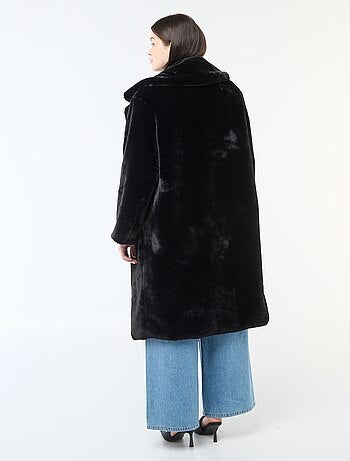 Lange jas van imitatiebont
